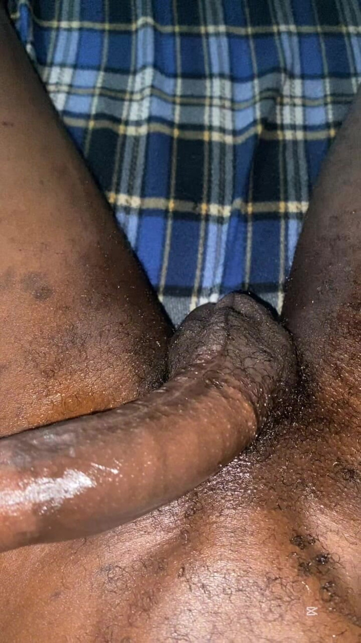 Slimniqqa: Thug BBC Shoots a Massive Cumload