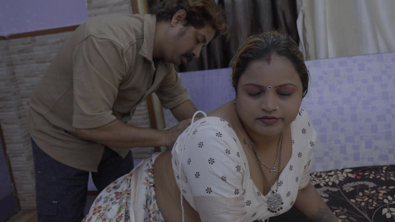 desigoldtv: 젖을 빠는 여주인과 하인은 질에서 물을 방출합니다.