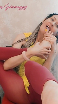 Fetiche por pés, conversa suja russa, pernas longas em leggings - ginnagg