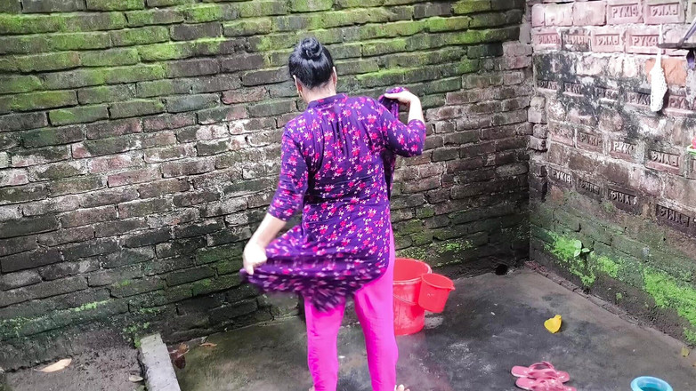 SAFI-SEXY: Дезі мачуха трахає молодого чувака