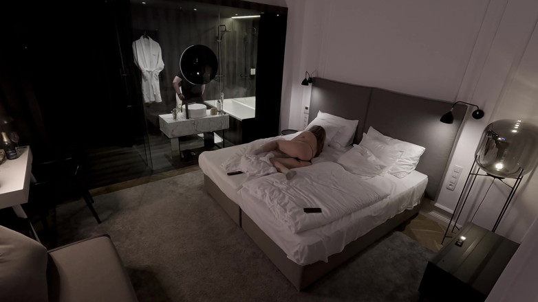 DedeDeville: Una Splendida Giovane Donna Arrapata Scopa Il Suo Patrigno in...