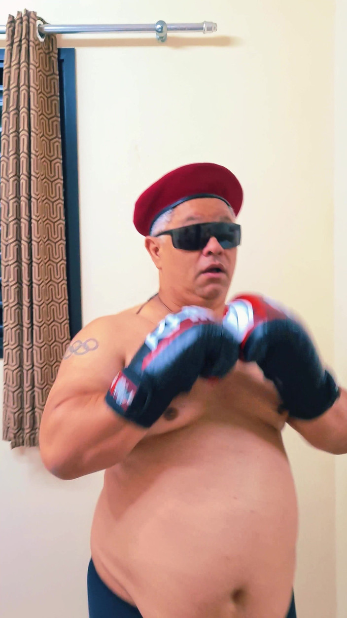 Punchbagplz: (pov) 캡틴 지배자 Vs You (롤플레이 액션)