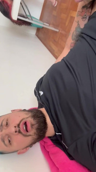 Shh... Spionare E Filmare Mia Moglie Che Massaggia Un'amica Attraente - POV