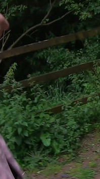 Schwanzschlampe bambi ink macht ihre erste dogging-mission