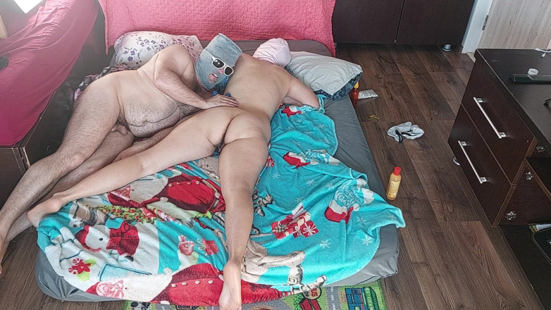 Amateur_MS: Ateşli amatör bir çiftin vücuda yağ ile şehvetli masajı.