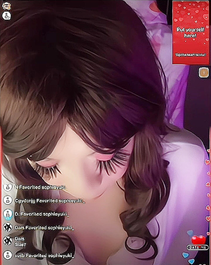 Sophieyuki: 라이브 스트리밍 중 옷을 벗고 발정난