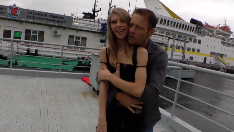Rocco Siffredi porn: Hermosa nena es follada y jugada en su culo apretado