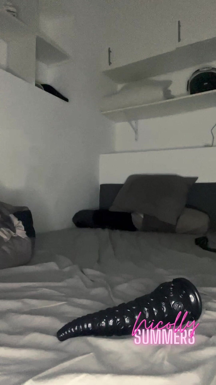 Nicolly Summers: Solo 1