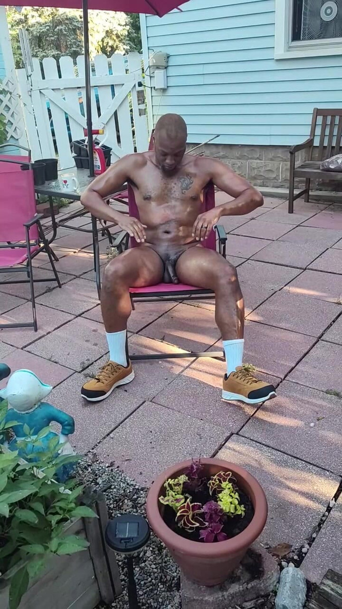 Kennie Jai: Kennie Jai wichst in einem airbnb