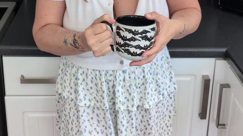 Roo Smith: Podvádějící manželka šuká se sousedem