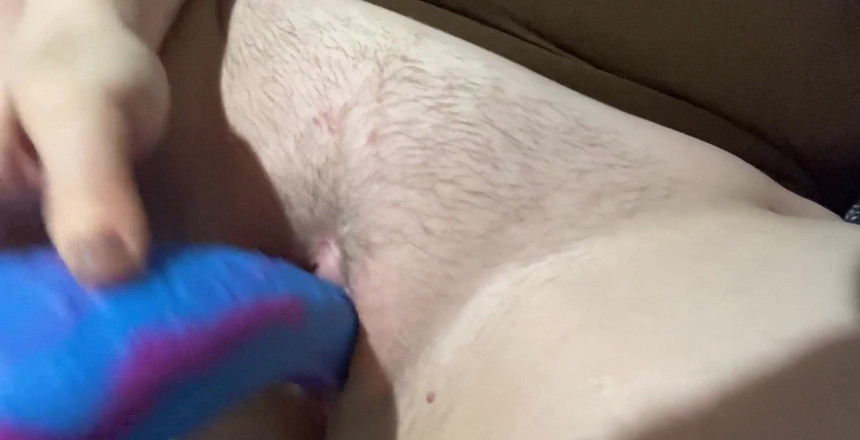 Renee Sakuya: Stuzzica la figa con un giocattolo blu