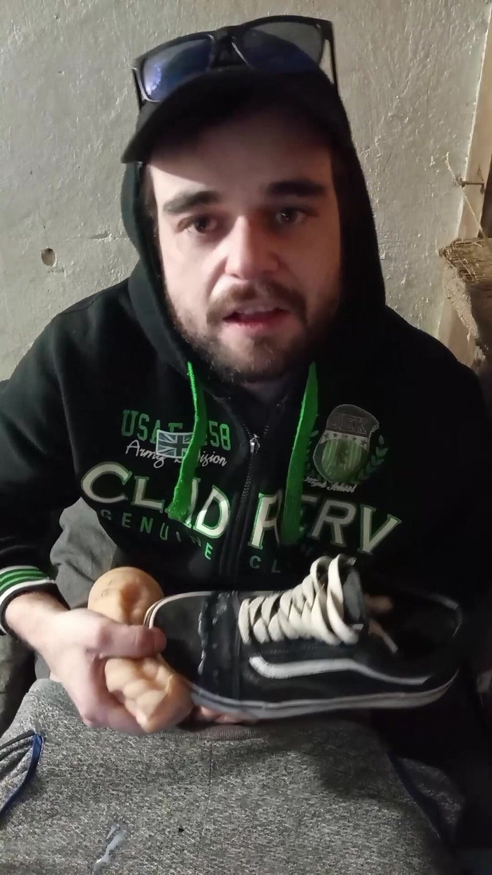 jerkofflover: Mijn Spermashot Op Een Vans-sneaker