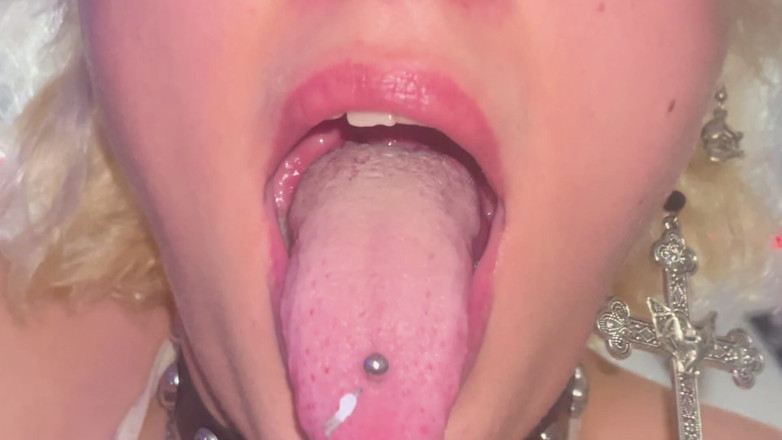 Glitterqueen1999: Eating My Pervy Stepdad
