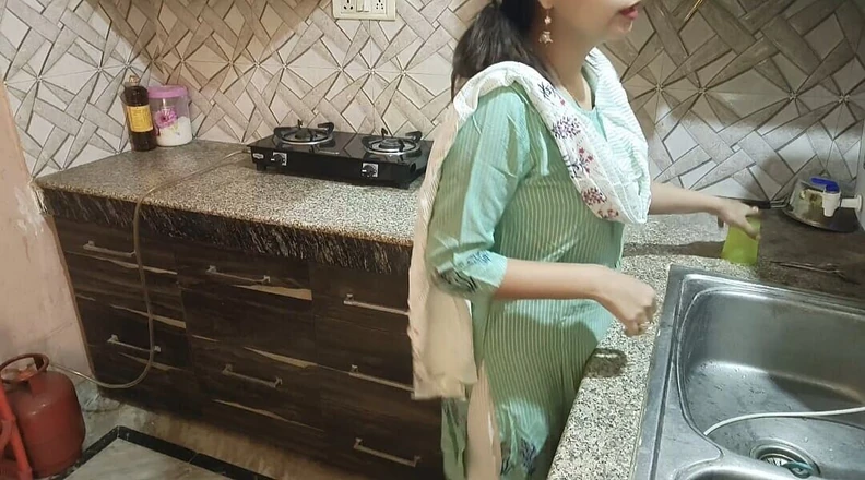 Saarabhabhi6: Desi Sexy Stepmom Gets Angry on Him After Proposing in...