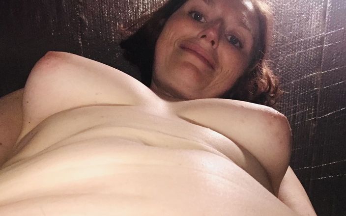 Rachel Wrigglers: Outtake/fail POV video of mommy’s tits as she tries to...