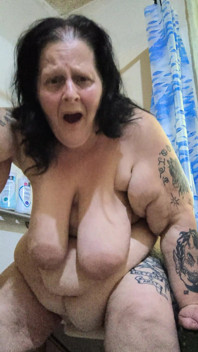 Fat Rolls Dirty Holes Nasty Stepauntie Got Nephew in the Shower