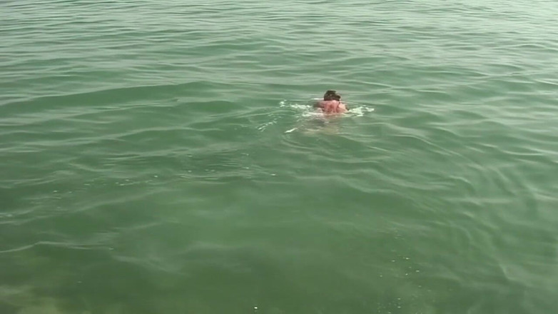 German Porn: Baiser sur l’autoroute et sous le pont de l’autoroute