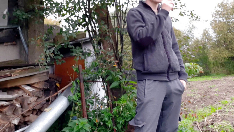 AlexRusFun: Rosyjski napalony facet sika i szarpie kutasa