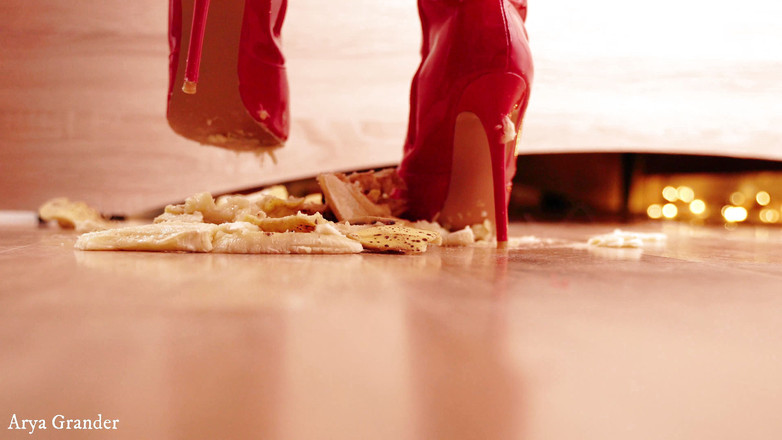 Arya Grander: 바나나 스플로시 비디오 레즈 재미 음식 짜내기