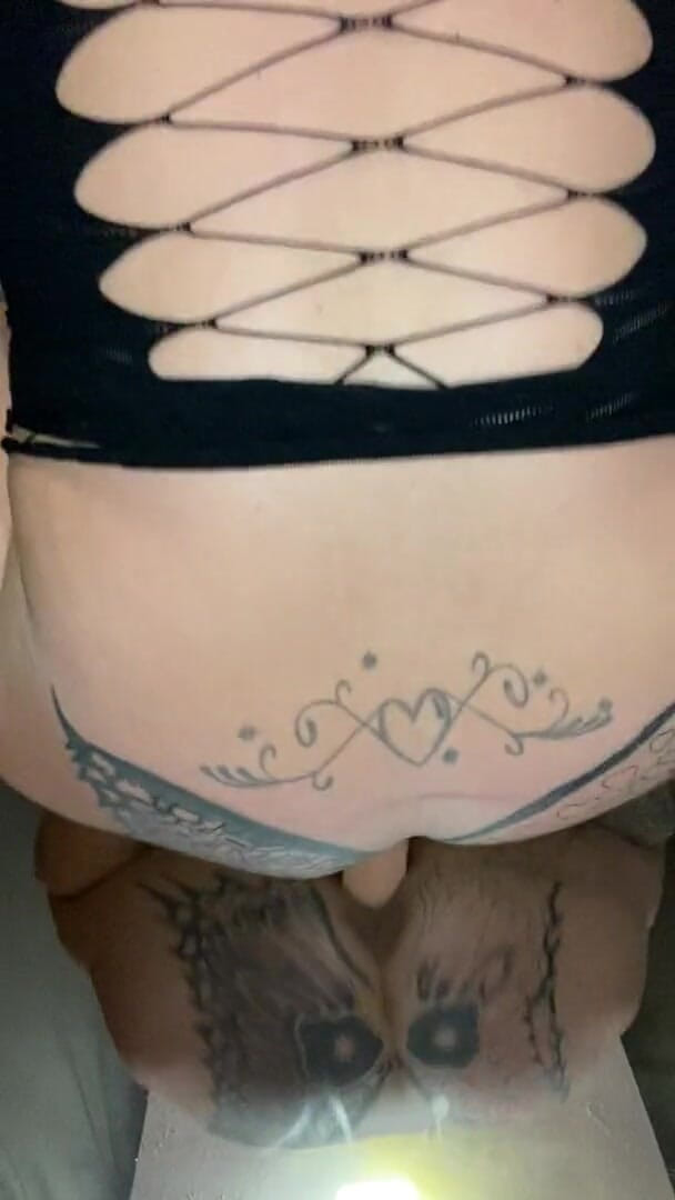 MzKiTTy91: Pawg wife bouncing on 12 inch monster cock