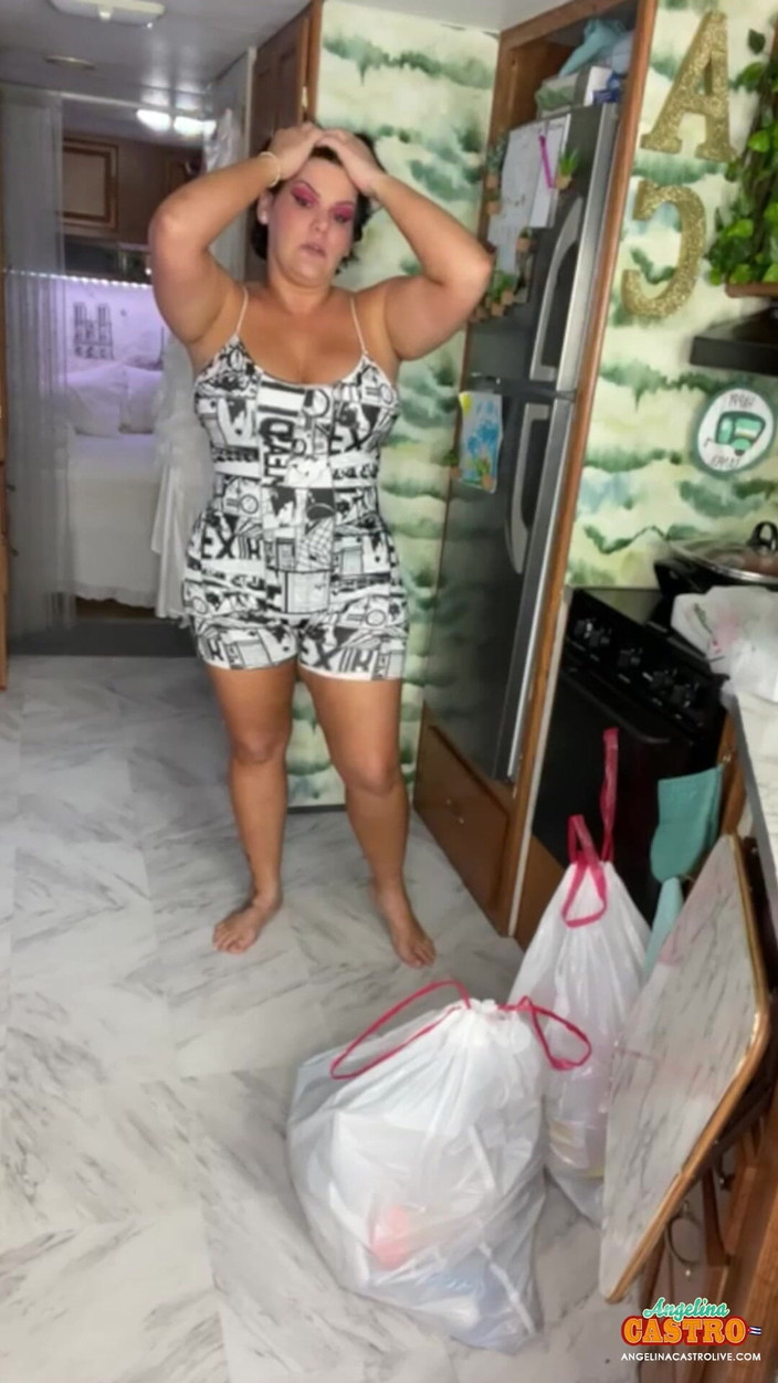 Angelina Castro: Angelina Castro aliviando o estresse