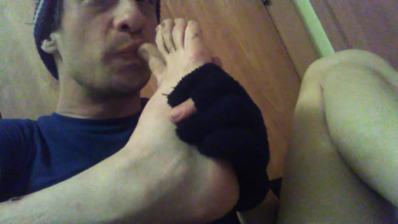 LilTaste: Sniffing and Touching My Dirty Foots and Sock to My...
