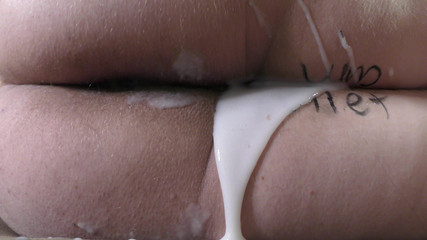 Milky Mari: Ogromne monstrualne kremówka wyciekające z zdradzającej żony ciężarnej cipki - Milky Mari