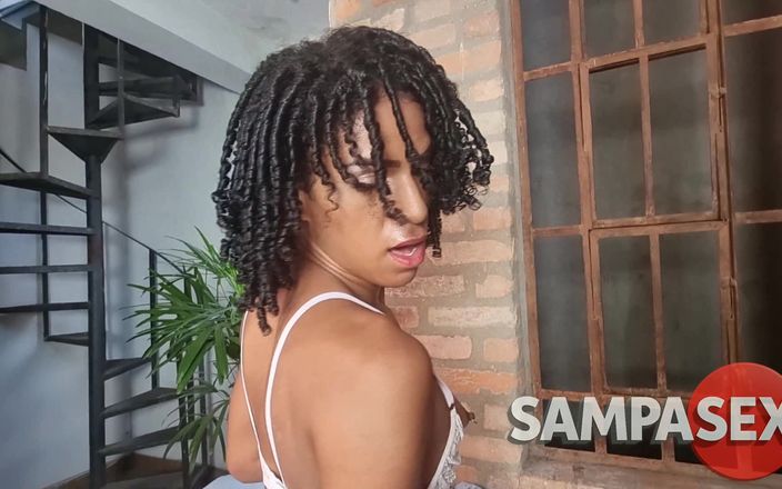 Sampasex Trans: Ebony Trans Hadassa Vitoria dalam adegan seks pertamanya