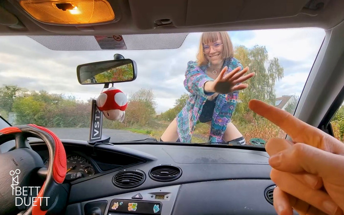 BettDuett: Par knullar i bilen - oklippt !!