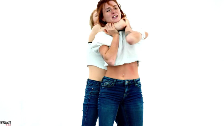 Defeated Sex Fight: Lilith & Meryl - Hot redhead vs sexy blonde love to fight...
