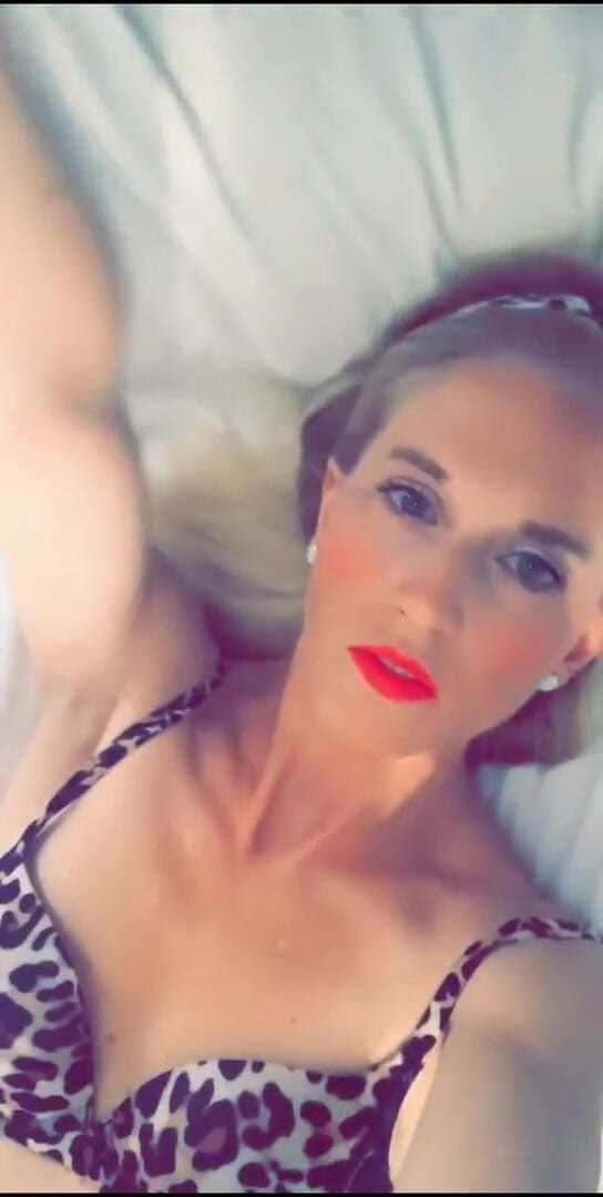 Chelly181818: Blondie plays in leopard bra &amp; panties