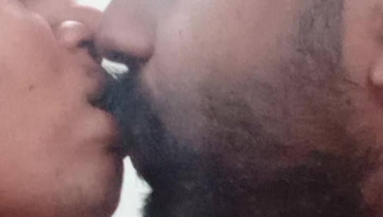 Desi Taboo: Mẹ kế nóng bỏng liplock và khạc nhổ vào miệng