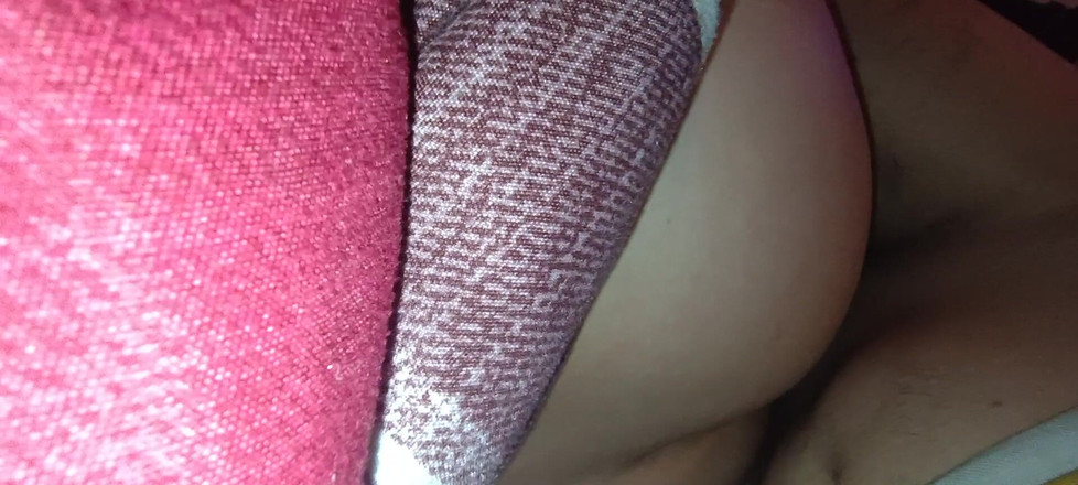 AncaLuxe: När jag är trött sticker styvfar sin kuk inuti mig, hans...