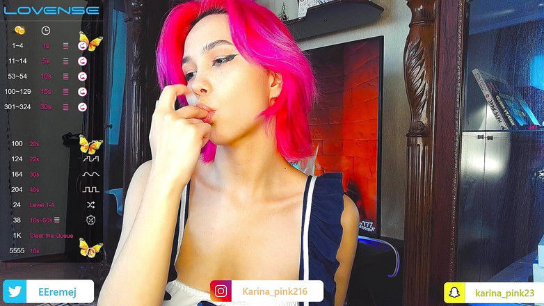 karina_lin: Посмотри на эту сучку, посмотри, что она делает.