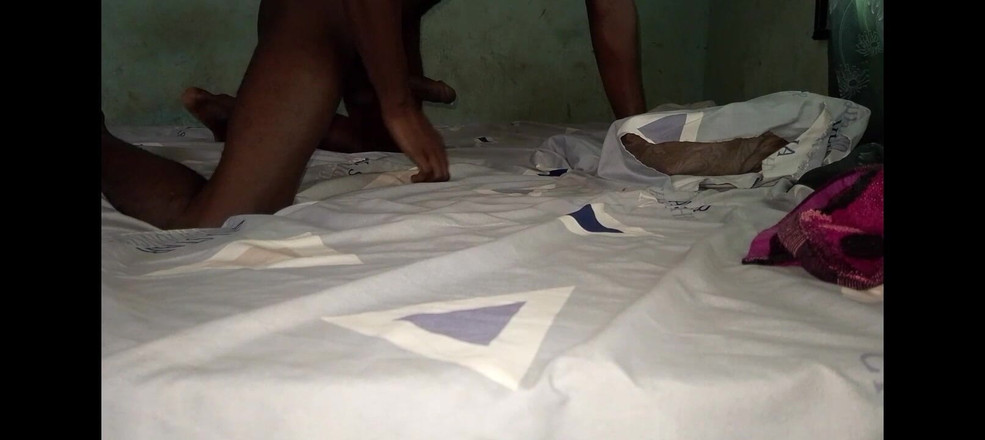 Masturbator emmy: Соло По-быстрячку С Моей Кроватью В Другой Комнате