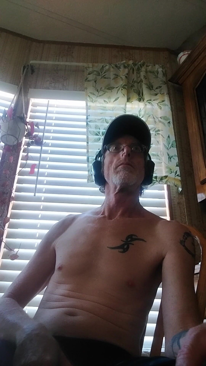 Michael Beach: di meja dapur