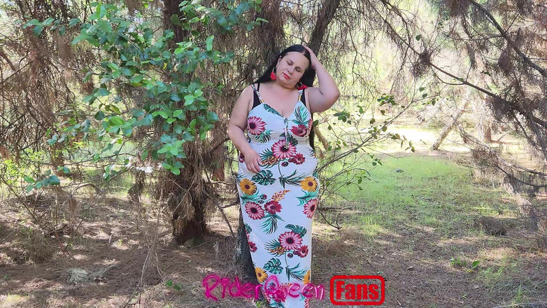 Riderqueen BBW Step Mom Latina Ebony: ライダークイーン・アウトドア:アウトドアファンのためのビデオ
