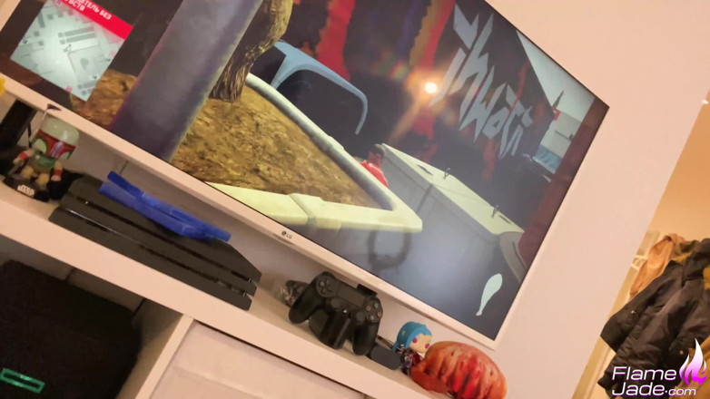 Flame Jade: Distracted girlfriend from playstation sensual sex