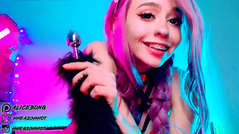 Alice Bong: The tail in my tight ass