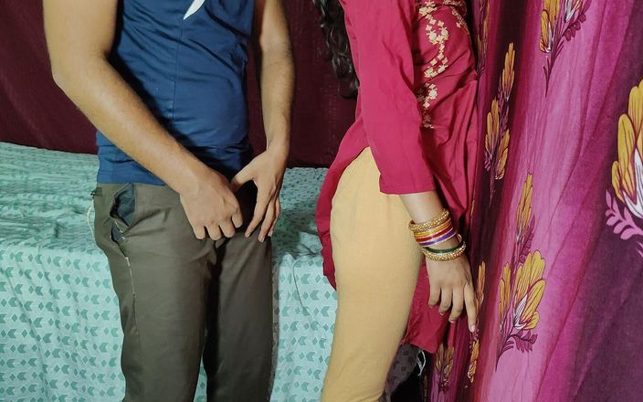 KavitaBhabhi: Seksi üvey kız kardeş evde yalnızken üvey erkek kardeşiyle sert anal seks...