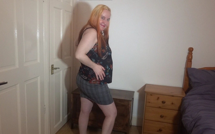 Littlevixen: 熟女为了工作而被换了