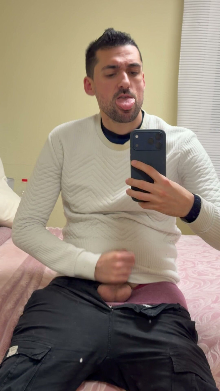 Liam Harding: Hot Stepdaddy Showing off Big Cock