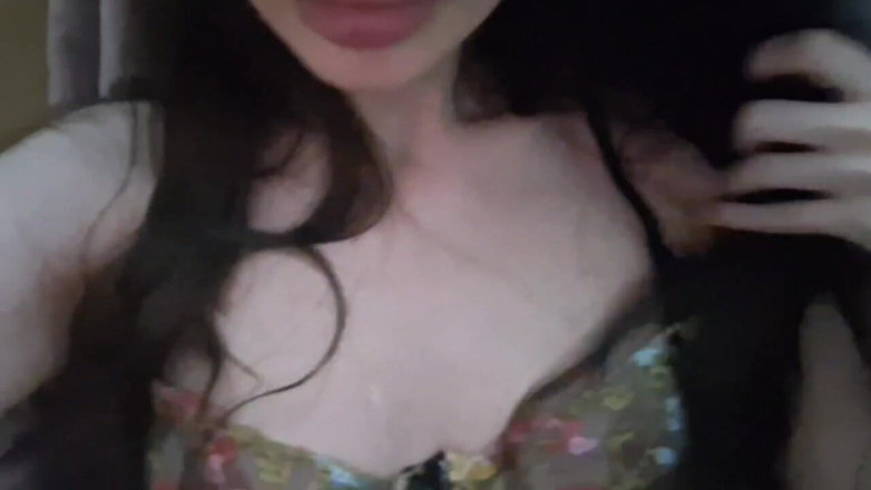 ElzaKom: Yes, It's Me Walking Around the Neighborhood in My Tiny...