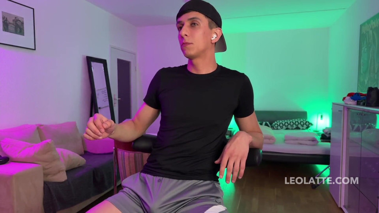 Leo_latte: Leo Latte Almost 2-hour Livestream - Teasing, Stripping &amp; Underwear Show