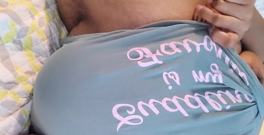 Josie4yourpleasure: 안녕하세요. 거유의 젖탱이와 으스스한 배