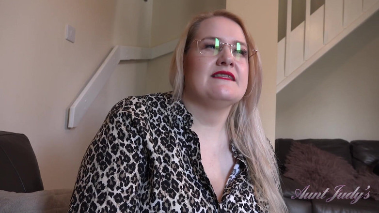 Aunt Judy's: Auntjudys - Vaše prsatá bbw sexuální terapeutka Becky saje tvého ptáka