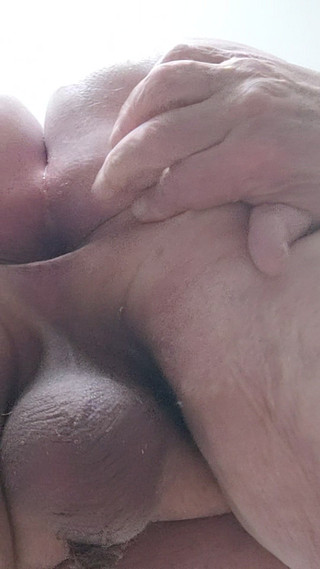 Karlchengeil: Дупа знизу і близько