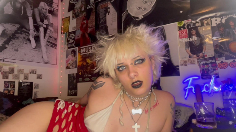 Glitterqueen1999: Bekaretimi al üvey erkek kardeşim penektomi çok küçük