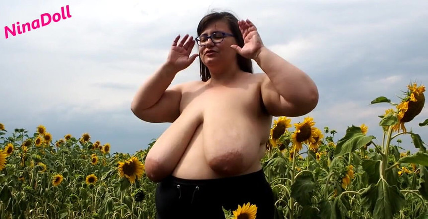 Nina Doll: Я серед соняшників
