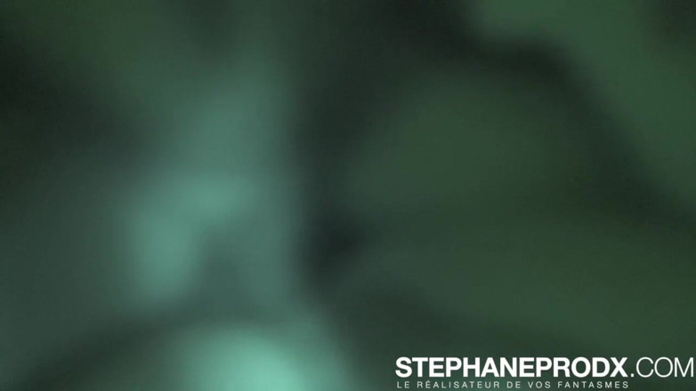 Stephprodx: Stephane neukt een cougar en een jonge slet wordt ingebed...